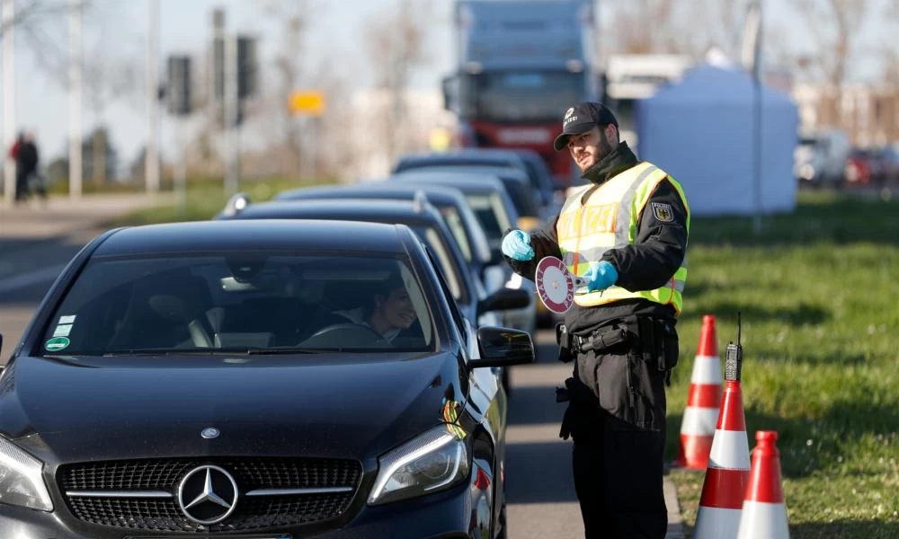 Ελβετός οδήγησε για 30 χιλιόμετρα ανάποδα έχοντας συνοδηγό ένα πτώμα
